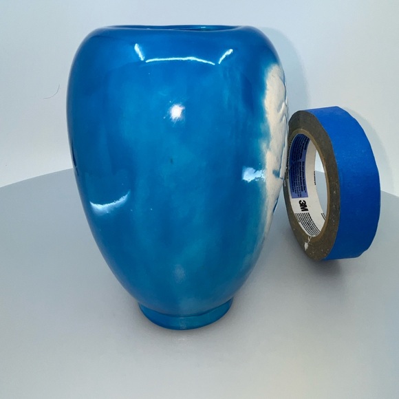 Signed 7” Tall Bright Blue & White Woodland Scene Bud Vase (Ginger Jar W/O Lid) - Picture 4 of 16